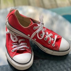 Women’s Red Converse Size 8